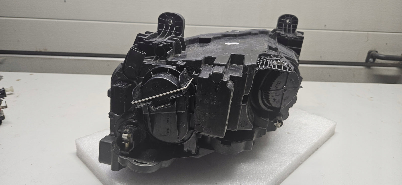 Pr reflektor AUDI Q2 81A941004 2020r IDEAŁ