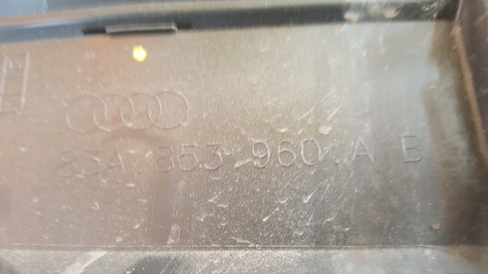 Listwa drzwi prawy przód AUDI Q3 II 83A853960A/B
