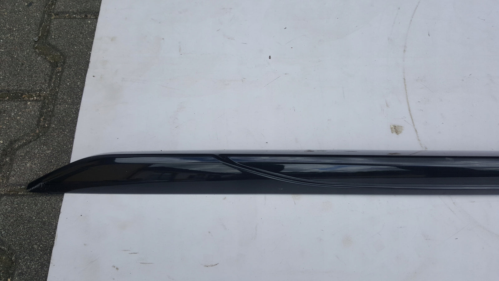 Listwa progowa prawa AUDI A4 B9 S-LINE 8W0853931A
