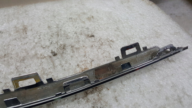 Listwa chrom zderzaka lewy tył VW GOLF VII kombi 5G9853331 demontaż