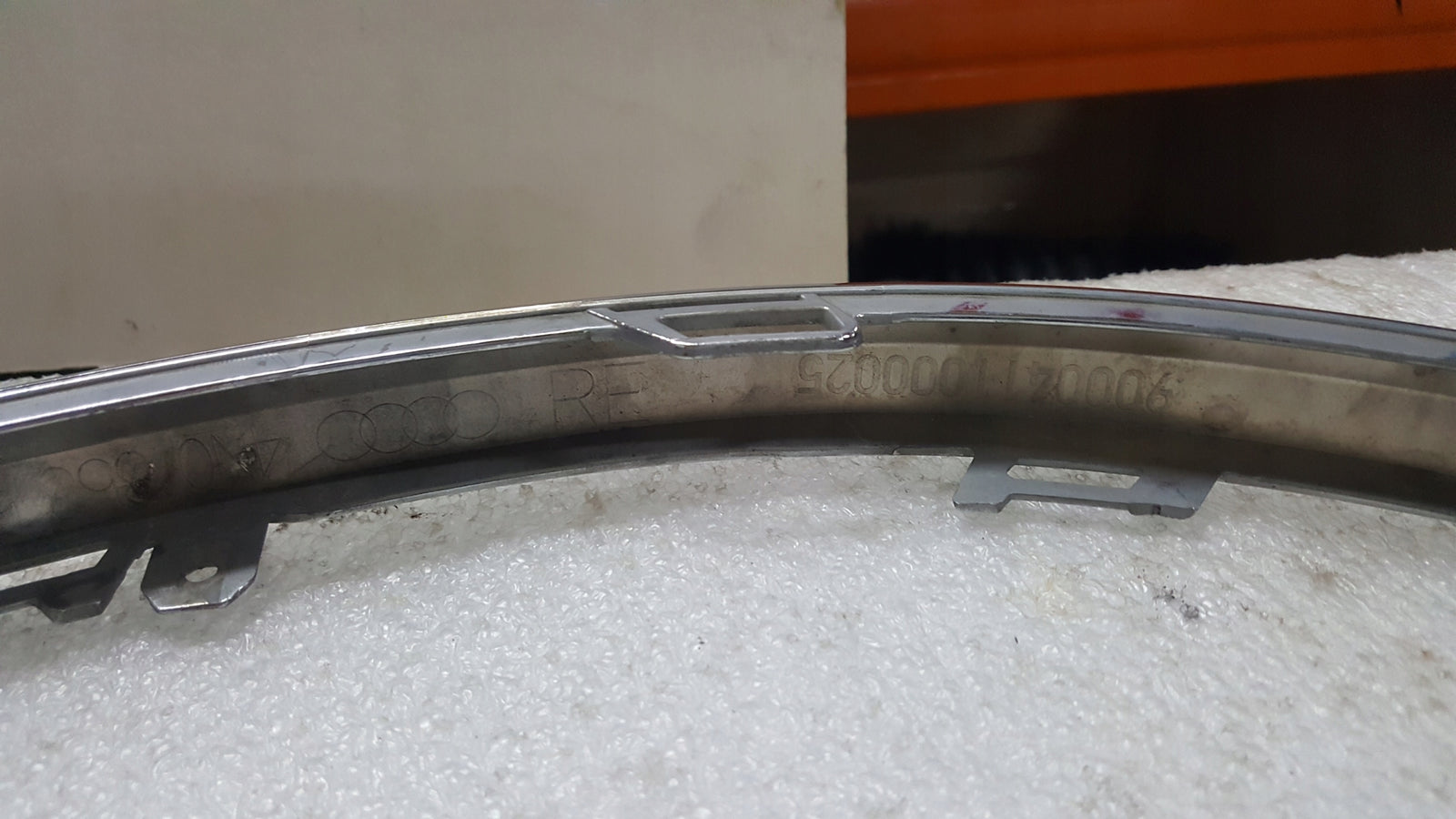 Listwa chrom zderzaka tylnego prawa strona AUDI A8 (D5) 4N0853556