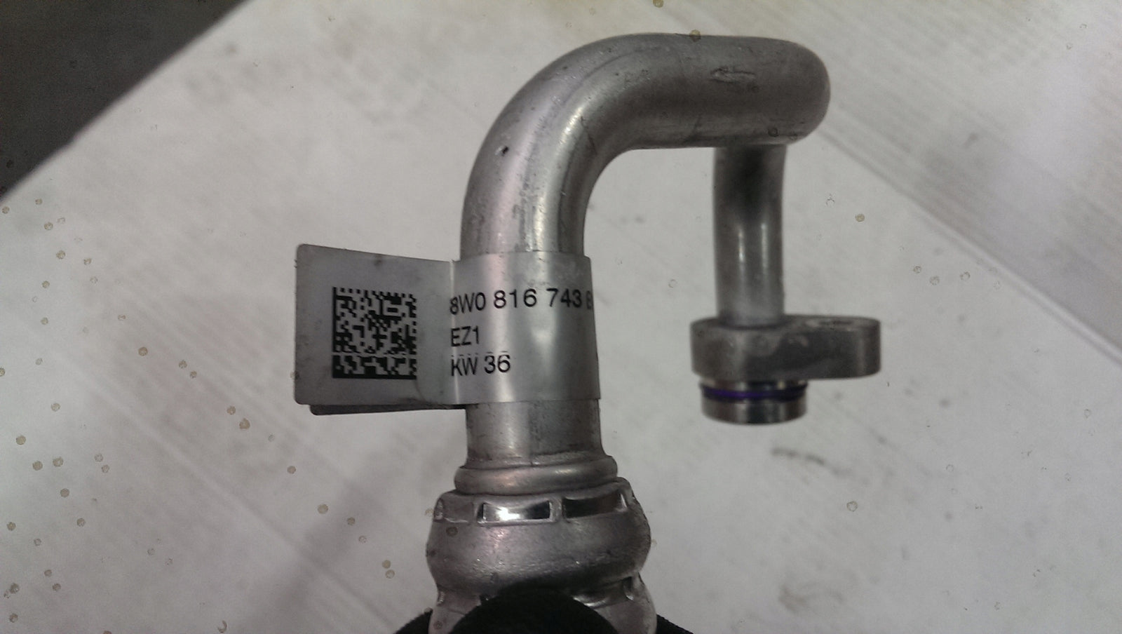 Przewód rurka klimatyzacji AUDI A4 B9 8W0816743BN