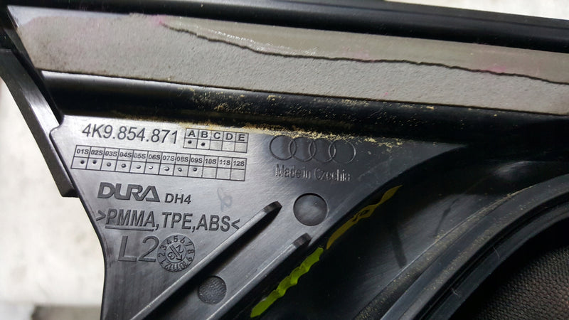 Lewa listwa spoiler klapy bagażnika AUDI A6 (C8) avant 4K9854871 demontaż