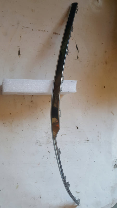 Listwa chrom zderzaka prawy tył VW PASSAT (B8) 3G0853842 demontaż