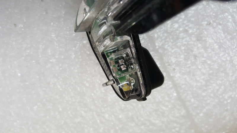Kierunkowskaz lusterka prawego AUDI TT 8S0949102