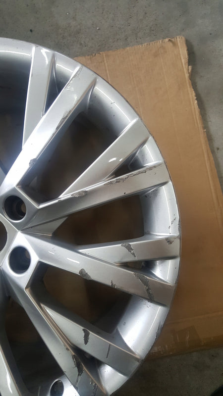 SKODA SUPERB III 8x18 ET44 5x112 3V0601025AN 3V0601025CD