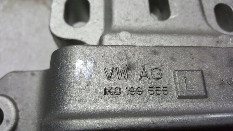 NOWA ORYGINALNA łapa skrzyni poduszka silnika VW AUDI SEAT SKODA 1K0199555L
