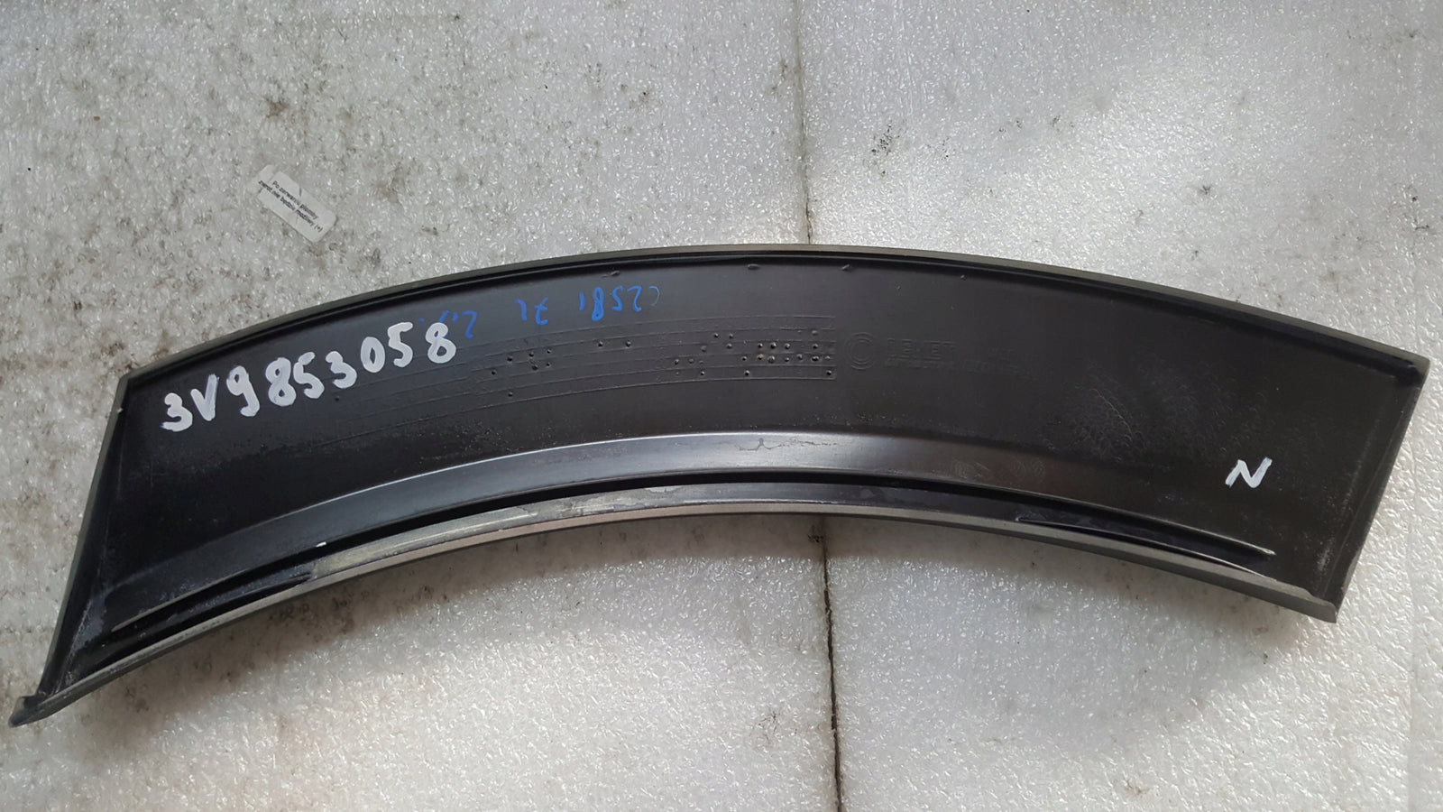 Listwa nakładka błotnika prawy tył SKODA SUPERB SCOUT 3V9853058 NOWA ORYGIN