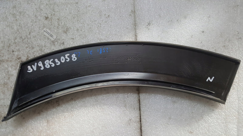 Listwa nakładka błotnika prawy tył SKODA SUPERB SCOUT 3V9853058 NOWA ORYGIN