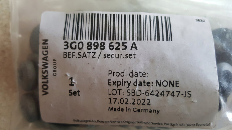 VW PASSAT B8 ZESTAW MONTAŻOWY BŁOTNIKA 3G0898625A NOWY ORYG.