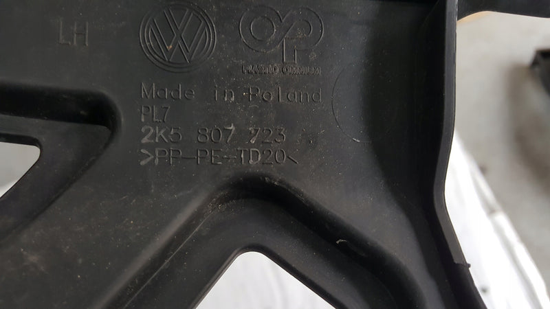 Ślizgi zderzaka przedniego VW CADDY 2K5807723 2K5807724 demontaż