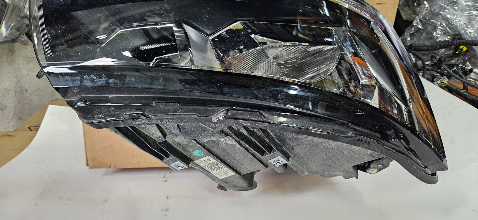 Prawy reflektor T 6.1 Multivan 7L1941006B 2019r IDEAŁ