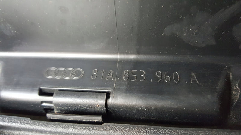 Listwa drzwi prawy przód AUDI Q2 S-LINE 81A853960A
