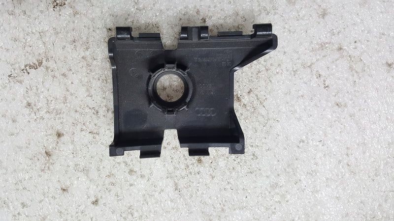 Uchwyt prawego tylnego czujnika parkowania (PDC) Audi Q5 FY 80F919290A
