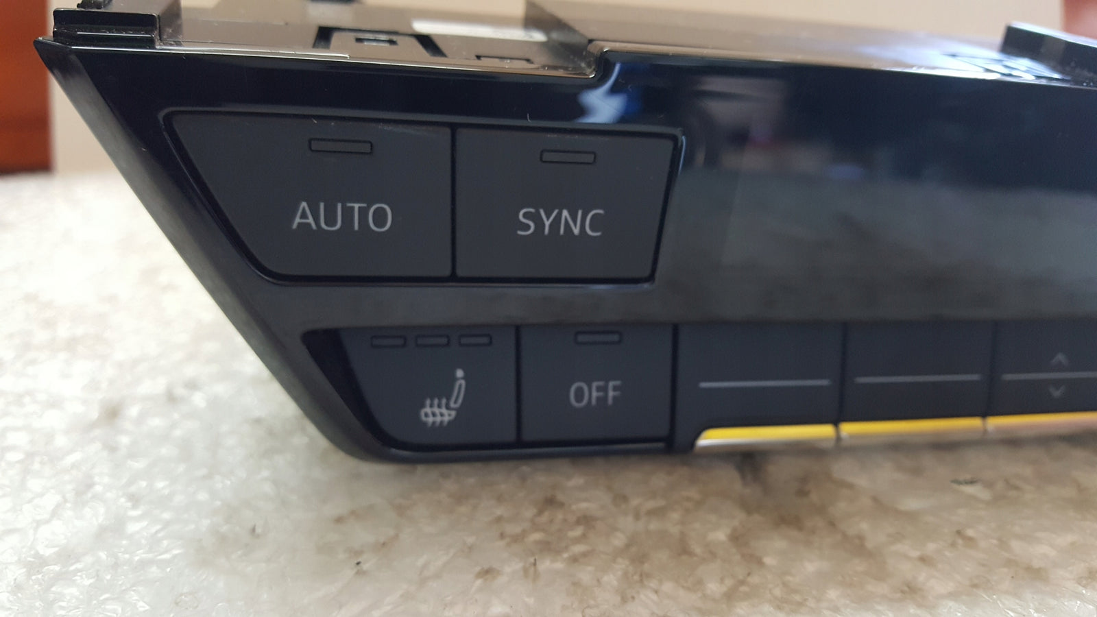 Panel klimatyzacji AUDI Q4 89A820043A demontaż