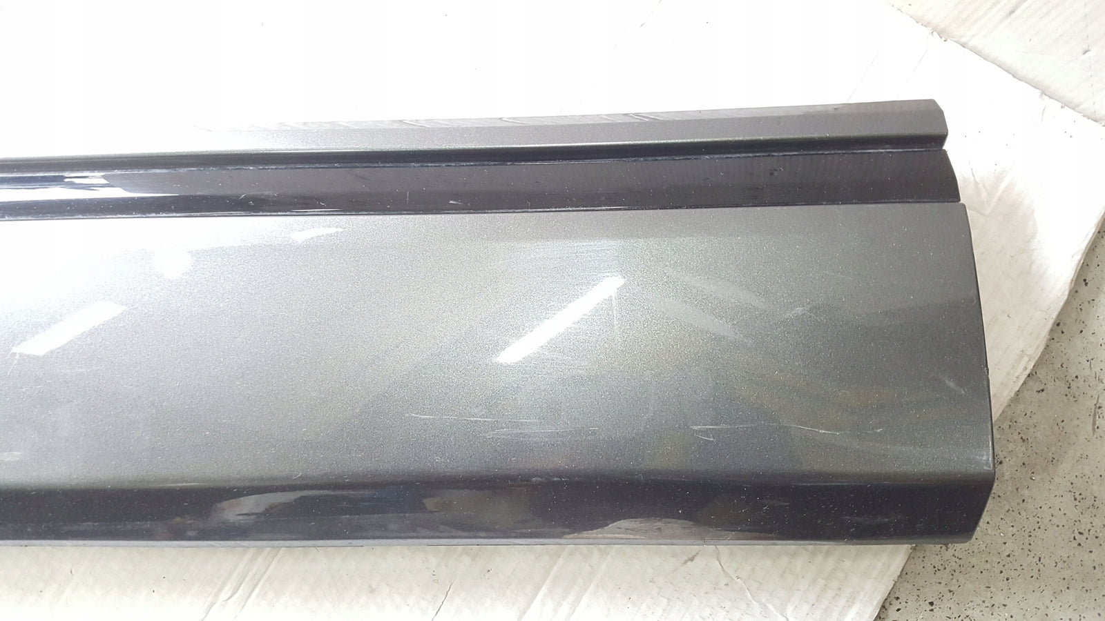 Listwa drzwi LE przód AUDI Q8 4M8853959D demontaż