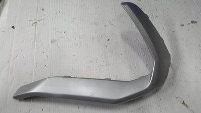 Listwa zderzaka tylnego prawa strona AUDI Q3 83F807968 demontaż