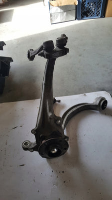 Zwrotnica Audi A6 C7 Prawa 4G0407241E z wahaczami 8K0407155C 4G0407695