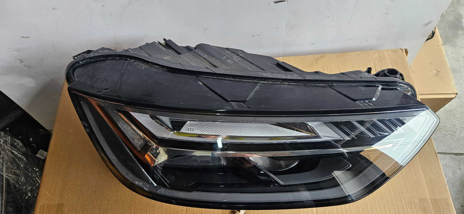 80A941034F IDEAŁ Pr Matrix Audi Q5 2022r EUROPA