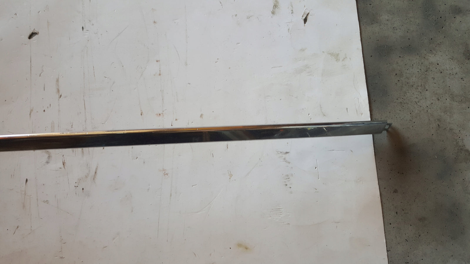 Środkowa listwa zderzaka przedniego VW PASSAT B8 3G0853245 DEMONTAŻ