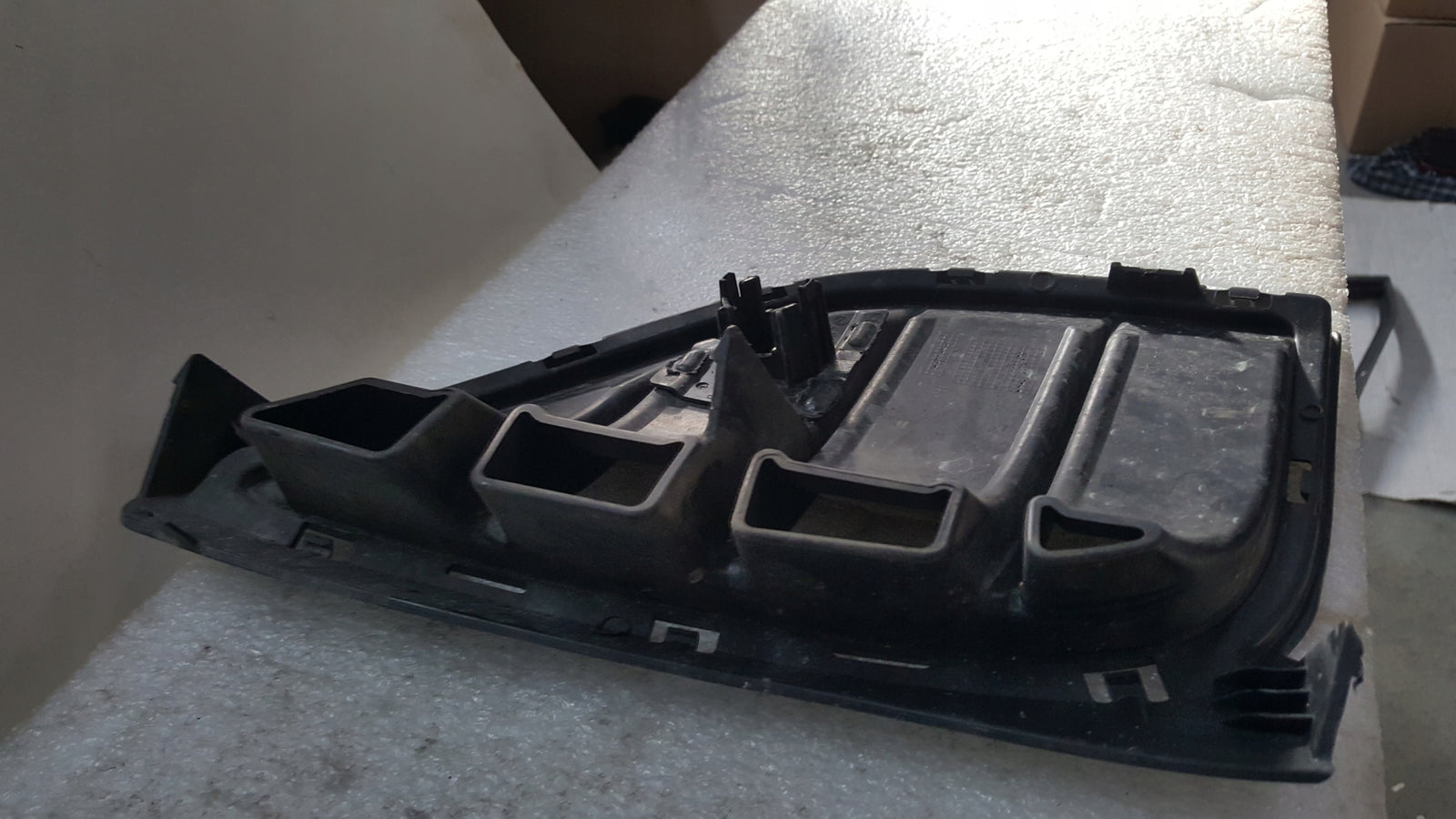Kratka zderzaka prawy przód VW ID.4 11A807820 demontaż