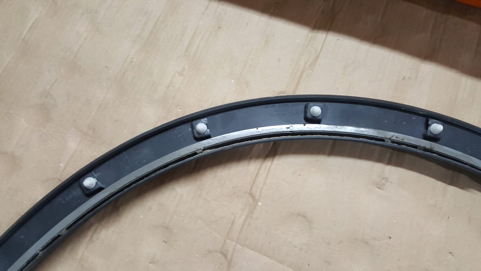 Listwa przednia lewa AUDI Q3 I 8U0 przód lewy 8U0853717