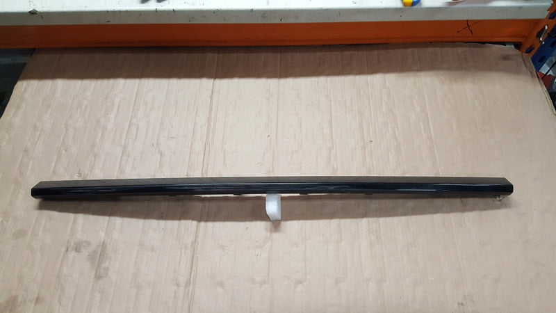 Audi Q3 S-line Listwa zderzaka tył 83F807578