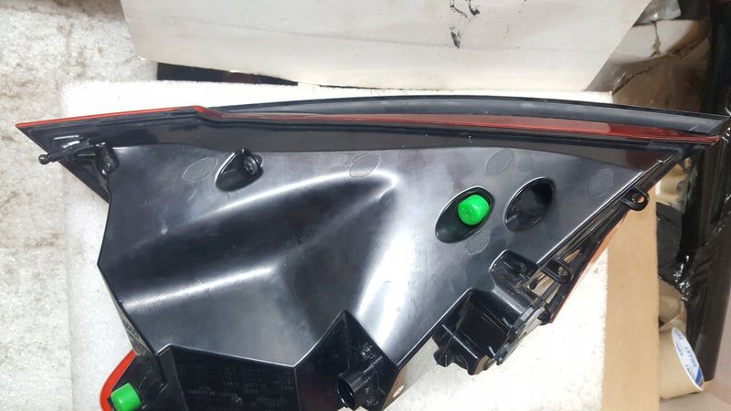 LAMPA LEWA TYŁ Matrix Audi E-Tron GT 4J3945091