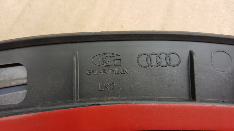 Listwa przednia lewa AUDI Q3 I 8U0 przód lewy 8U0853717A
