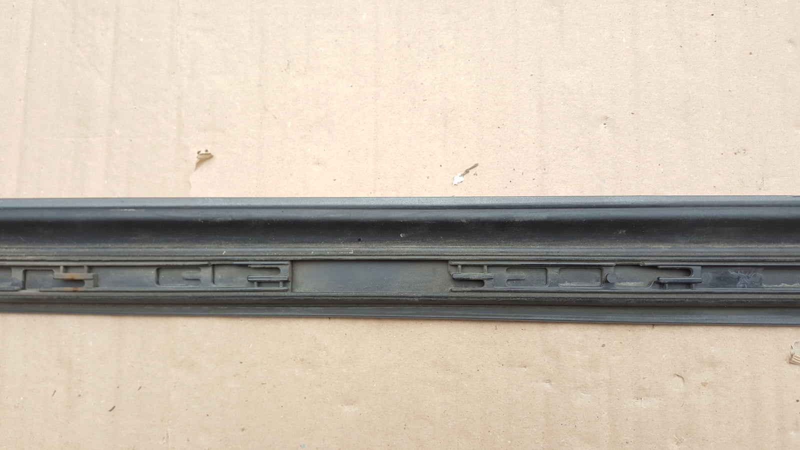 LISTWA DRZWI DOLNA LEWA LEWY PRZÓD AUDI A4 B7 04-08 8E0853959E