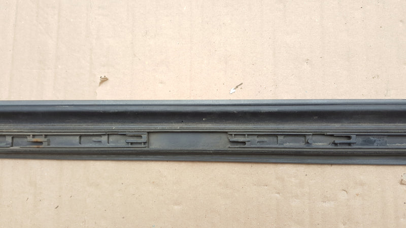 LISTWA DRZWI DOLNA LEWA LEWY PRZÓD AUDI A4 B7 04-08 8E0853959E