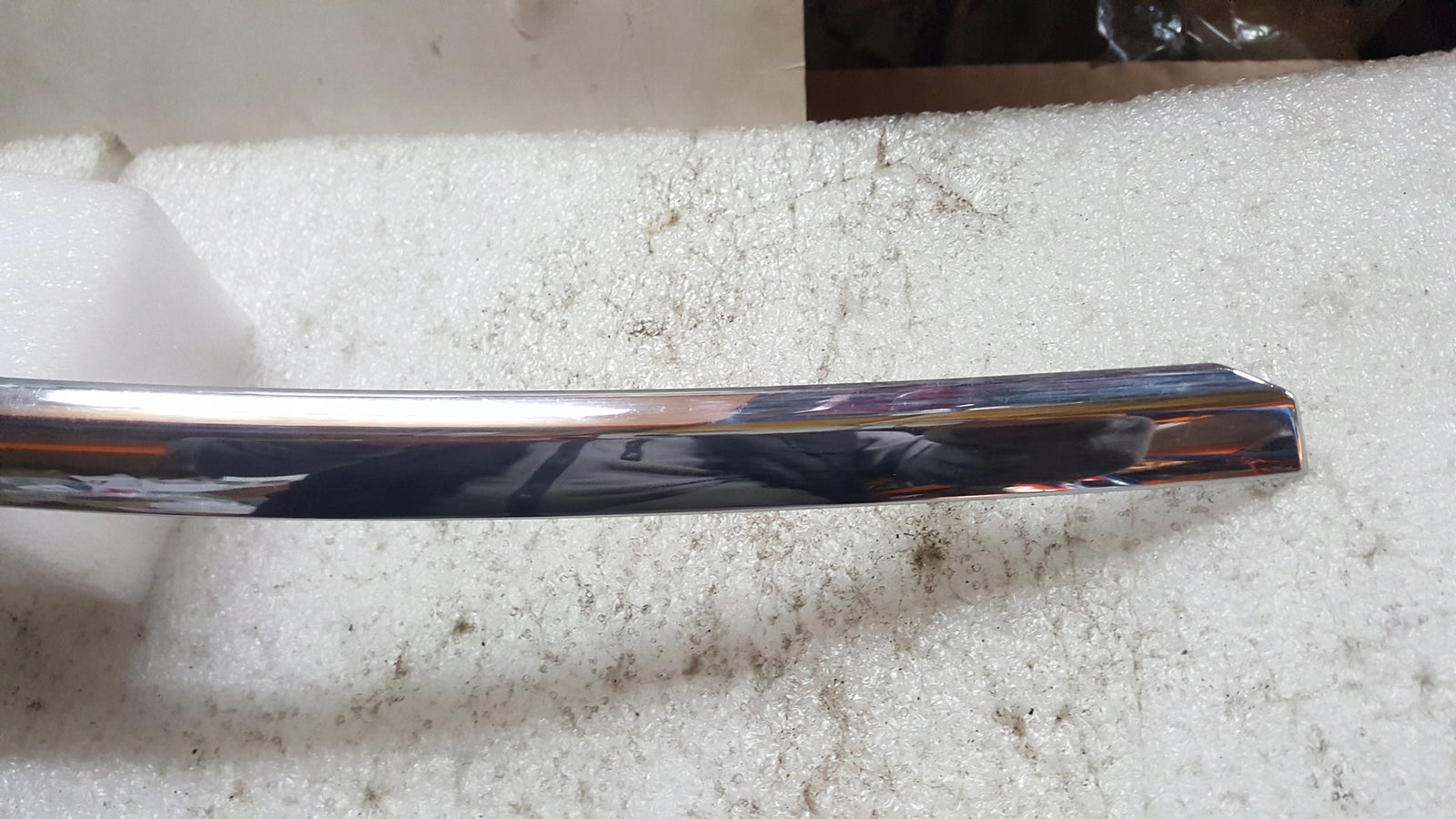 AUDI A6 C6 - LISTWA ZDERZAKA PRAWY PRZÓD 4F0853066