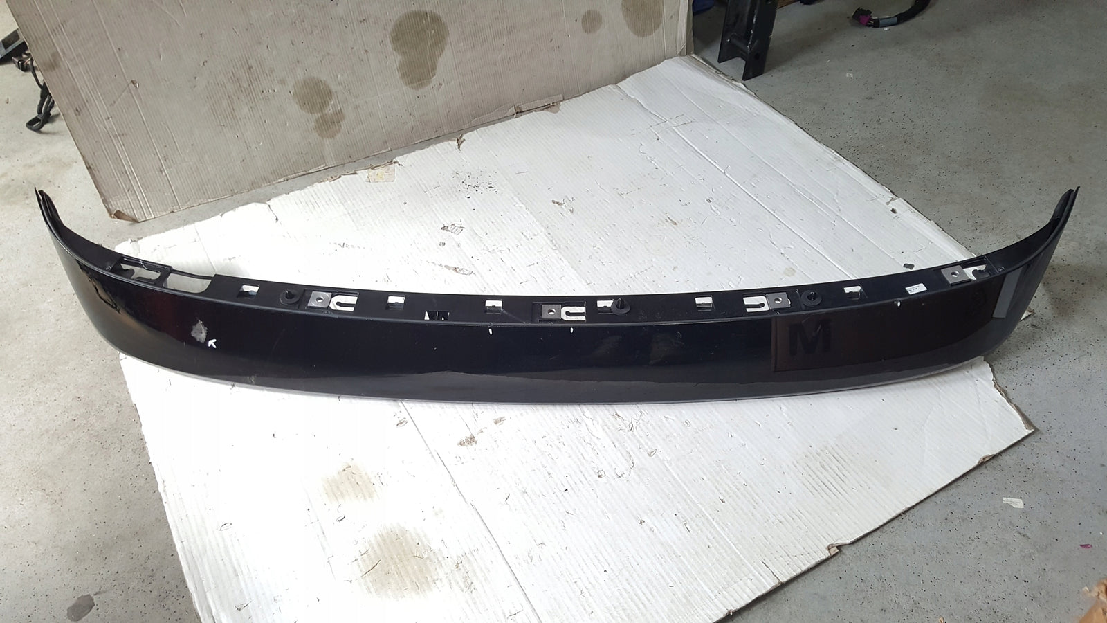 Spoiler lotka klapy bagażnika VW T-CROSS 2GM827933F demontaż