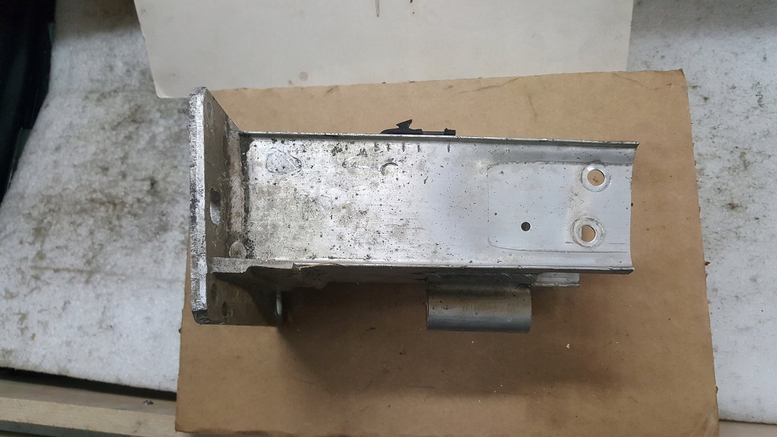Strefa zgniotu odbój podłużnica prawy przód A4 B8 A5 8T lift 8K0807134D