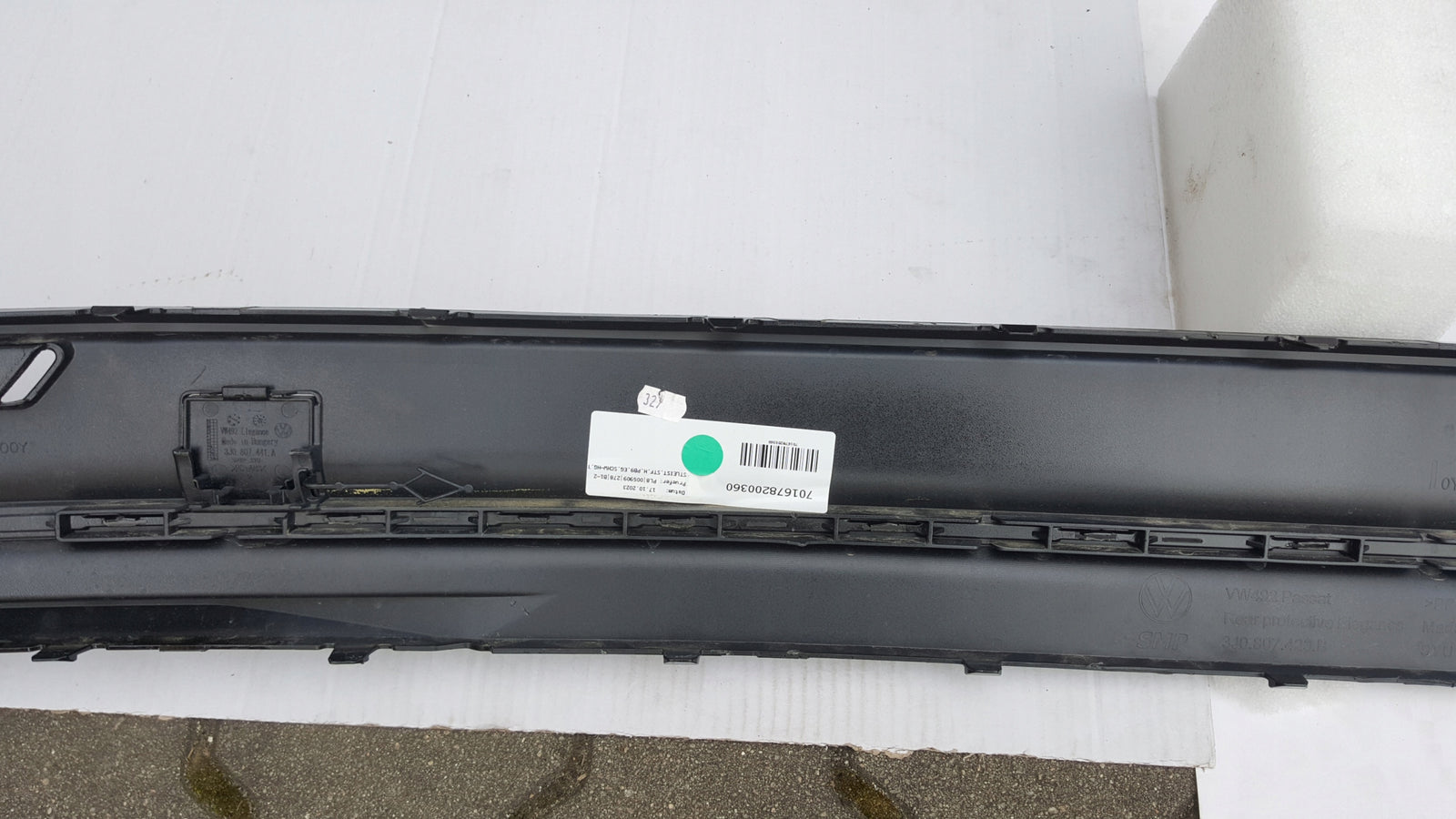 Listwa kratka zderzaka tylnego VW PASSAT B9 kombi 3J0807423B demontaż
