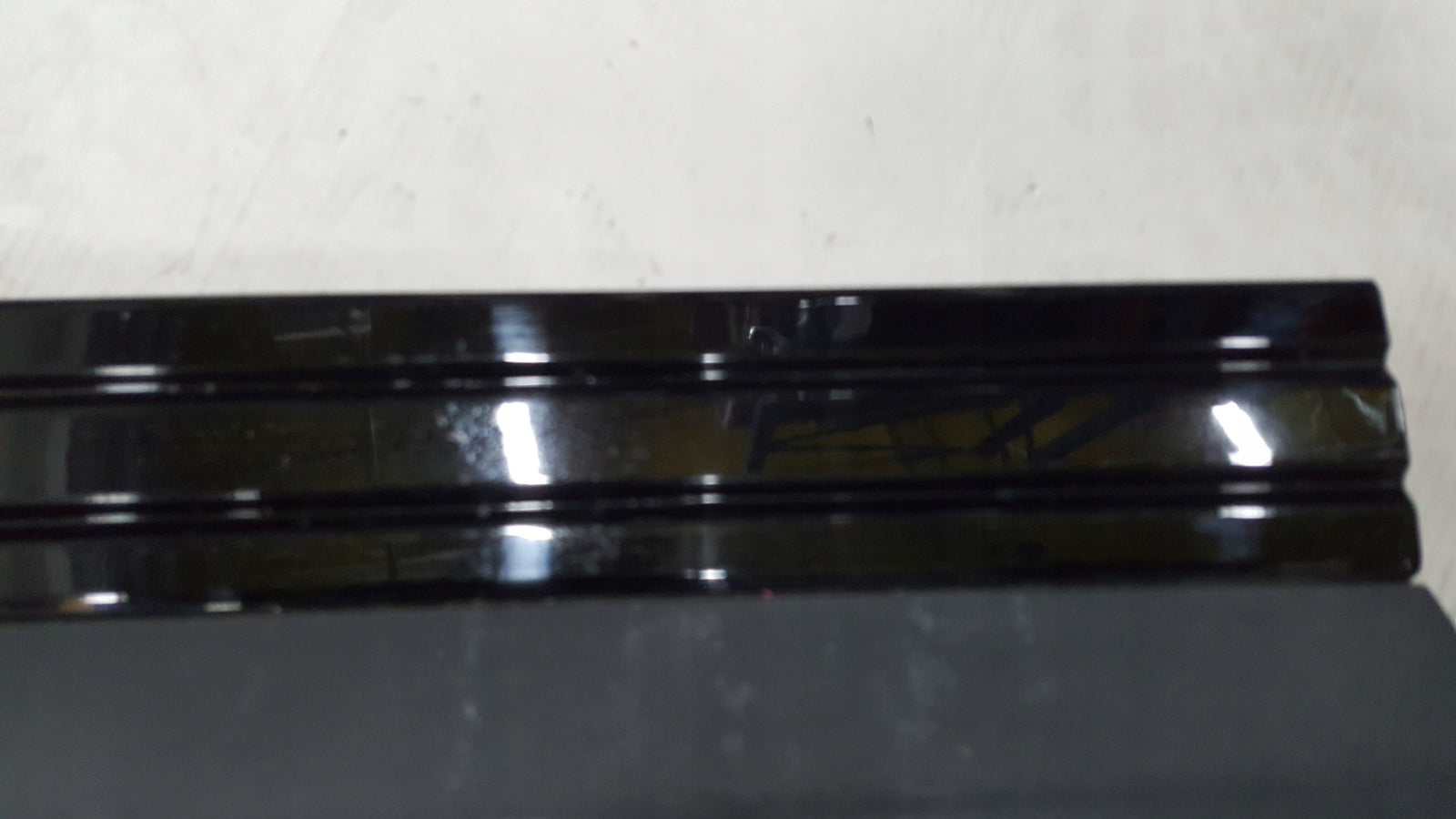 Listwa drzwi prawy tył AUDI E-TRON 4KE853970