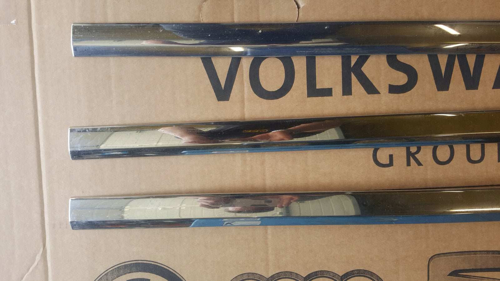 Listwa chrom drzwi przód prawa strona VW T5 T6 7E0853054B demontaż