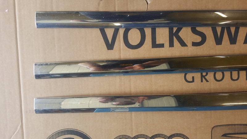 Listwa chrom drzwi przód prawa strona VW T5 T6 7E0853054B demontaż
