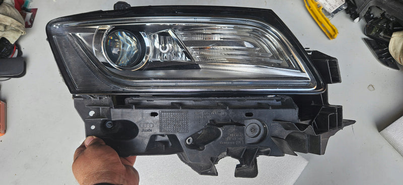 Pr kompletny xenon skr LED Audi Q5 lift 8R0941032C IDEAŁ! Wraz z mocowaniem