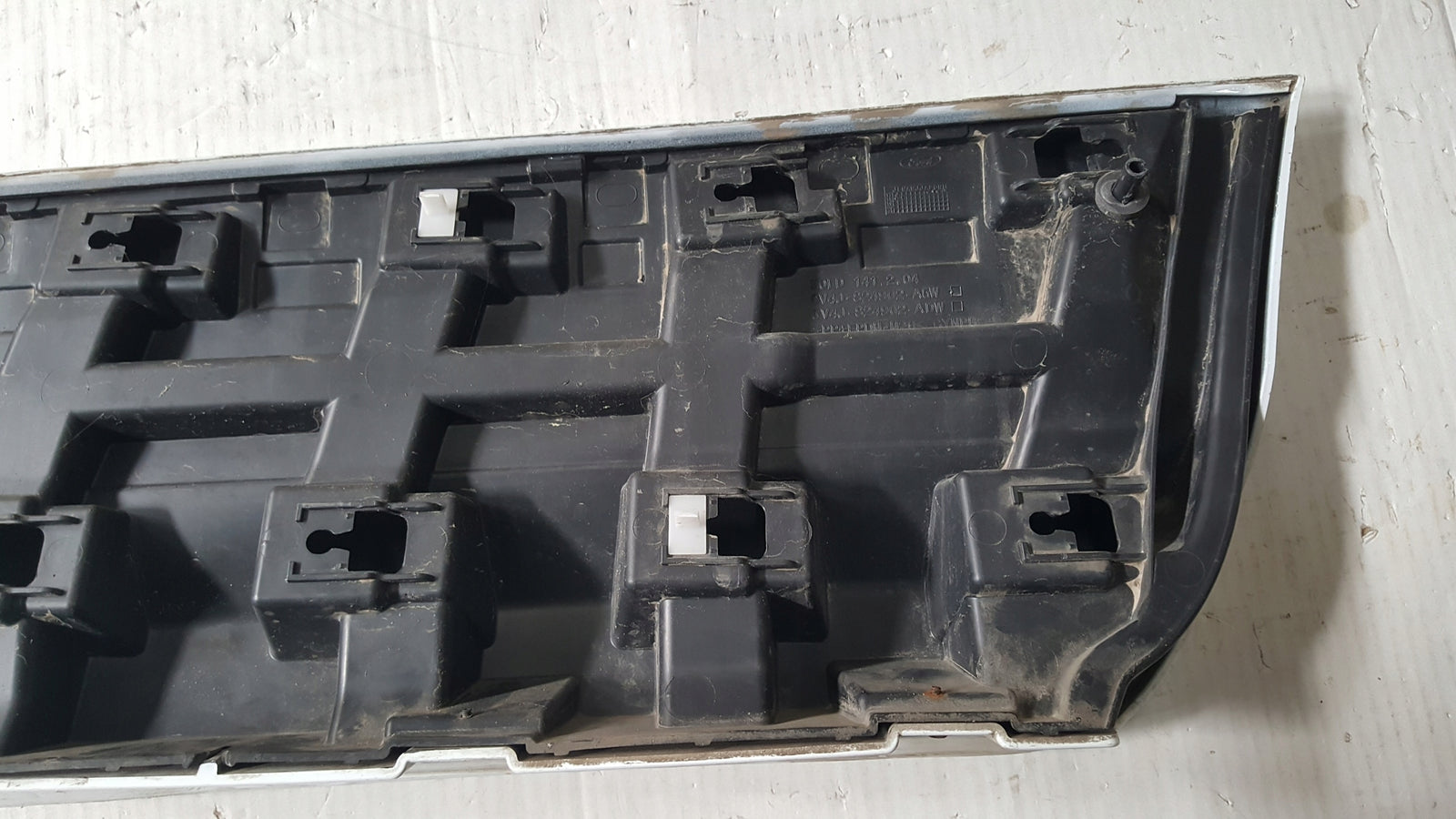 Listwa drzwi prawy tył FORD KUGA II CV4J-S24902-AGW demontaż