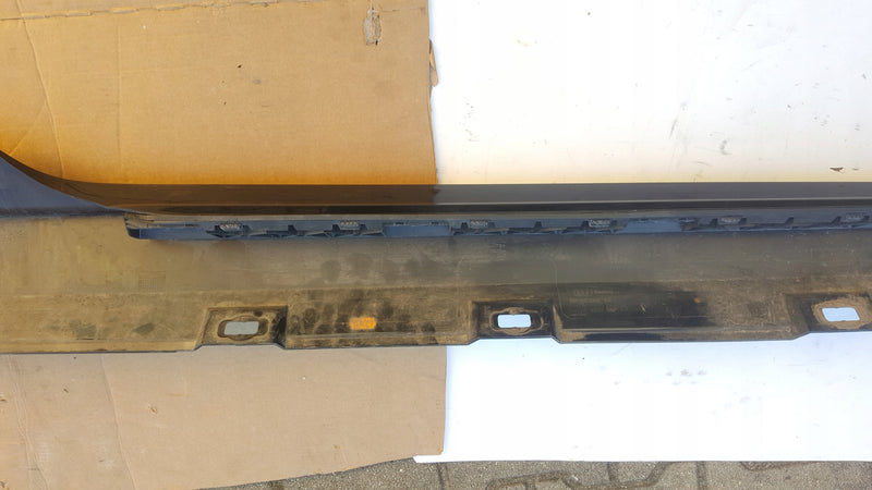 Listwa progowa lewa AUDI A5 8W6853859E demontaż
