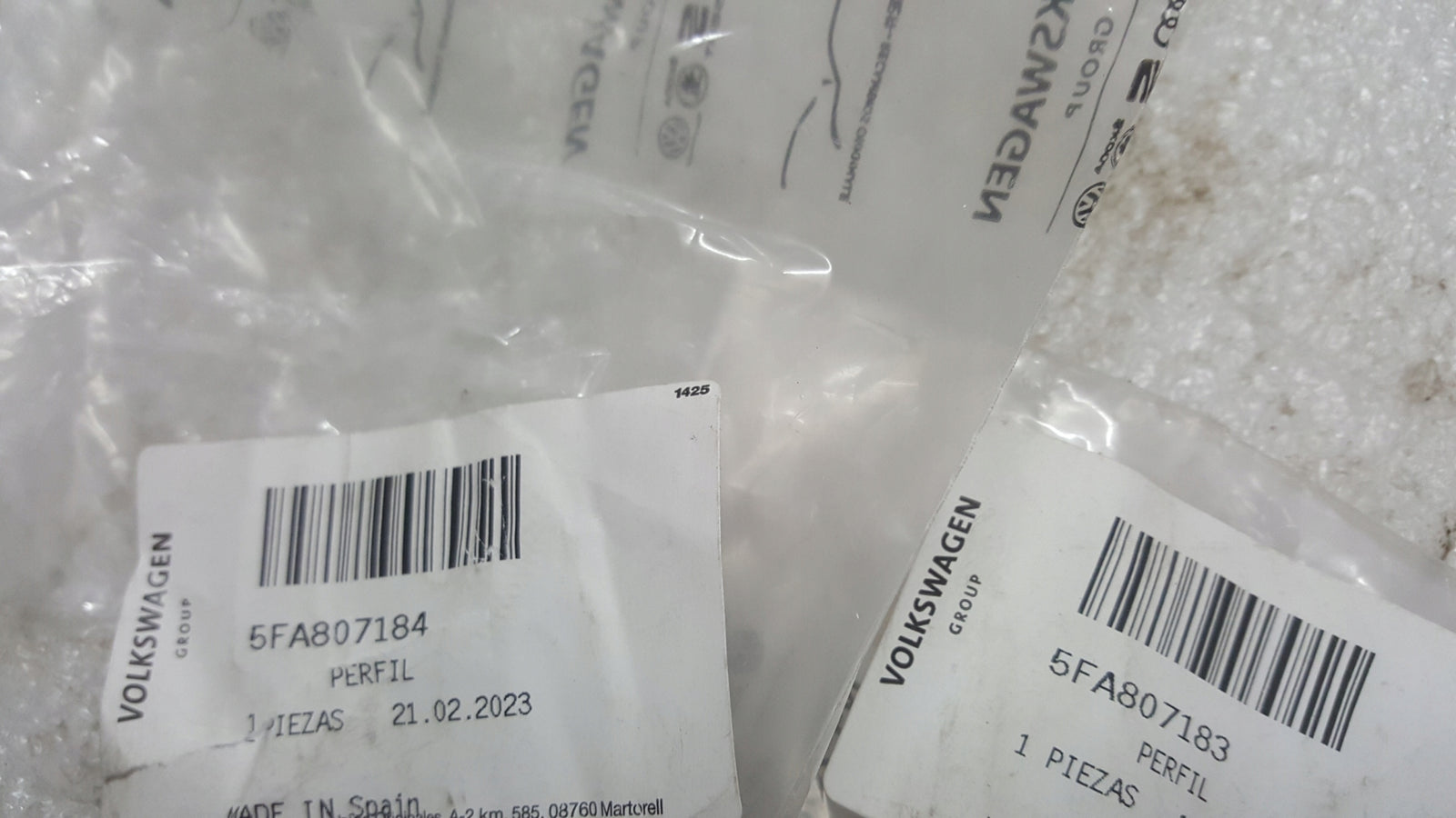 NOWE ORYGINALNE ślizgi zderzaka przedniego SEAT LEON 5FA807183 5FA807184
