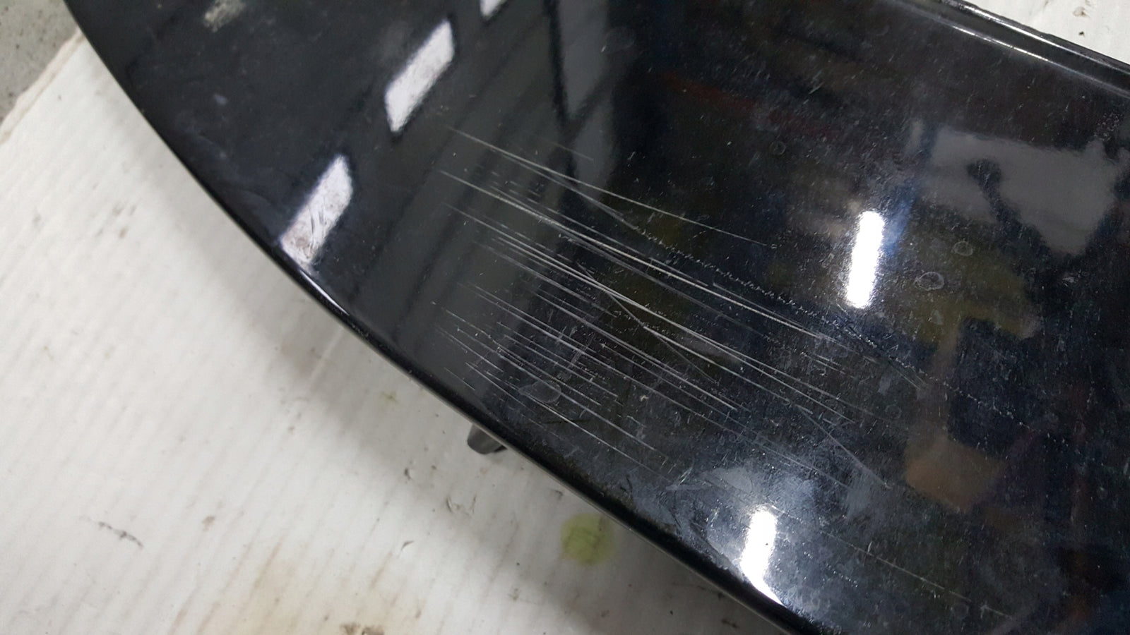 Spoiler dokładka zderzaka przedniego AUDI A4 (B9) 8W0807717B demontaż