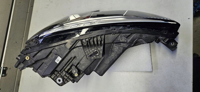 Le kompletny FUL LED Audi A3 8Y0941033 IDEAŁ 2022r