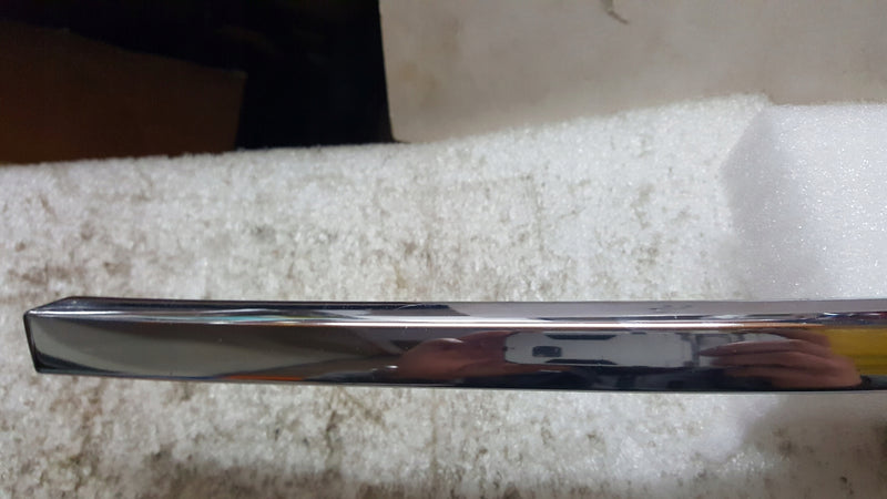 AUDI A6 C6 - LISTWA ZDERZAKA PRAWY PRZÓD 4F0853066