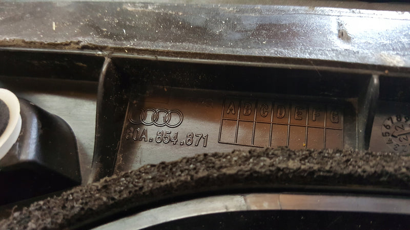 Listwy spoiler klapy lewa+prawa strona AUDI Q5 80A854871 80A854872 demontaż