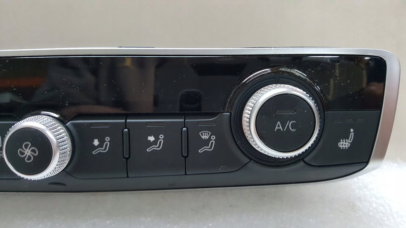 Panel klimatyzacji AUDI Q3 RSQ3 83A820043N demontaż