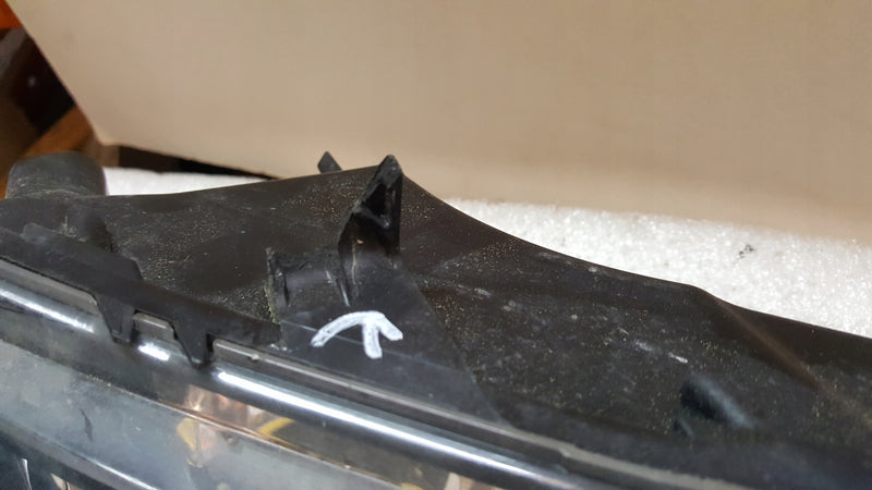 Lewy halogen VW CADDY 2K5941661B demontaż oryginał