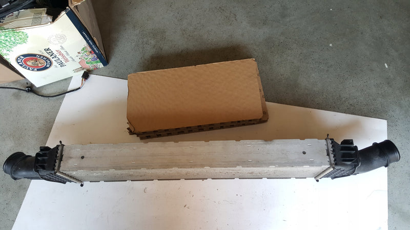 Chłodnica intercooler AUDI A4 (B9) A5 A6 (C8) A7 Q5 8W0145805AD demontaż