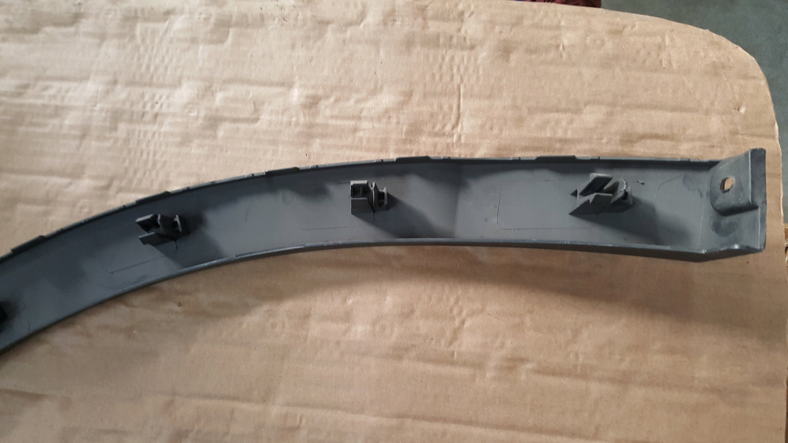 Volkswagen Tiguan 2 LISTWA błotnika tył prawa 5NA854820j